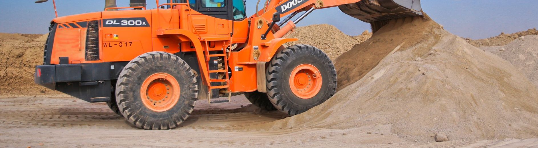 Livraison de gravier et matériaux par camion container DEHEZ